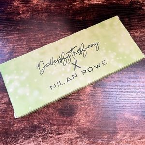 DoodlesByTheBunny x Milan Rowe Poison Ivy palette